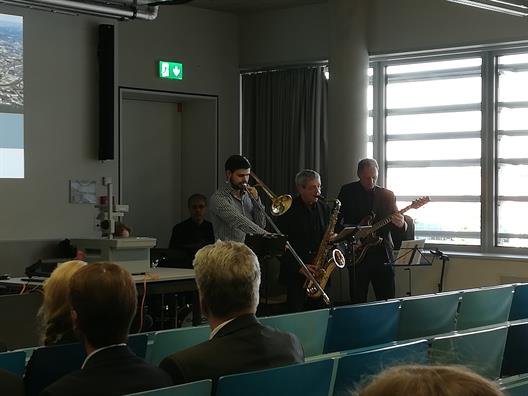 Ein Quintett der HSD-Big Band begleitete die Abschlussfeier musikalisch mit Jazz-Rhythmen. 